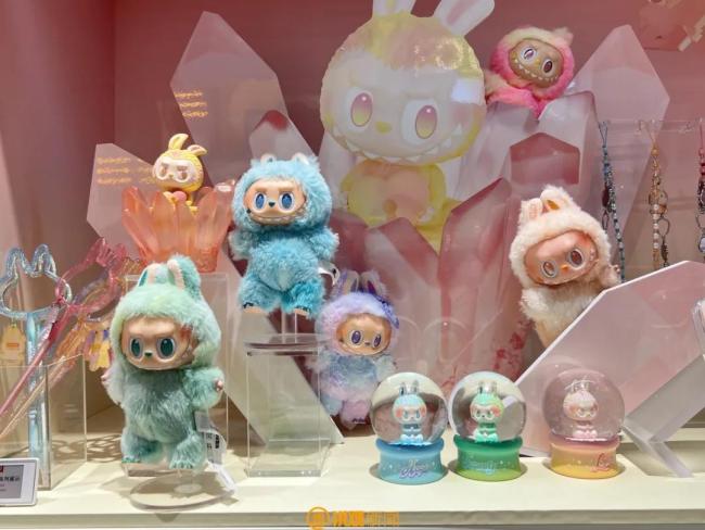 Labubu покоряет зарубежный рынок и вызывает эмоциональный отклик